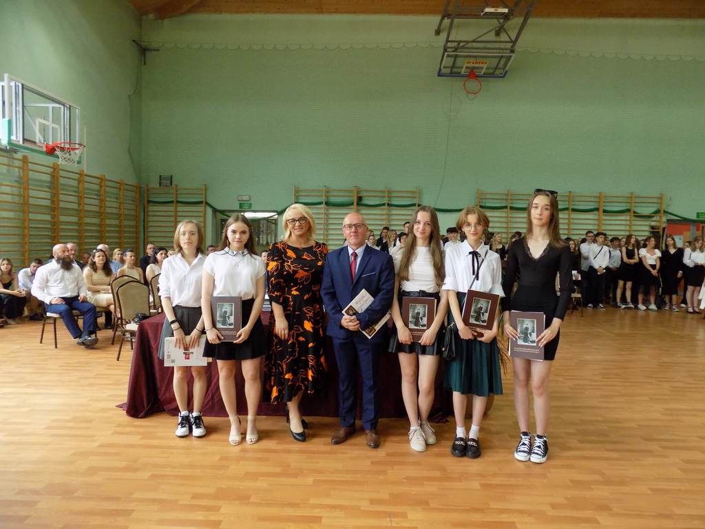 Zdjęcie zakonczenie_roku_2022-2023 (50)a97b742e-85a8-477e-915f-31c8651251c1.JPG w galerii Uroczystość zakończenia roku szkolnego 2022/2023